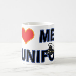 MARINE-MÄNNER IN DER UNIFORM KAFFEETASSE