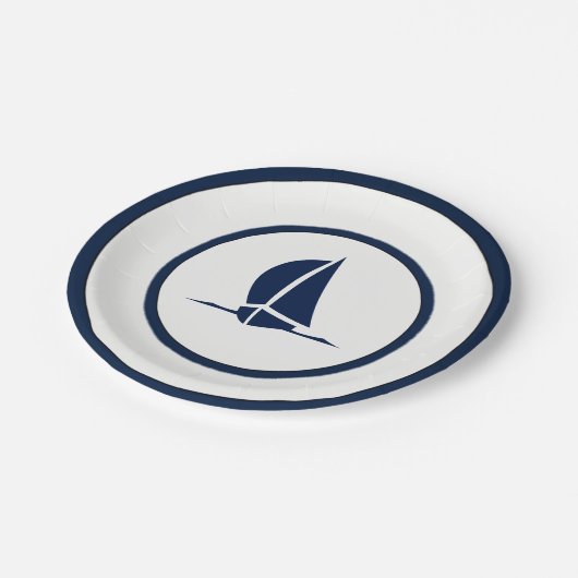 Marine und White Sailboat Pappteller (Schrägansicht)
