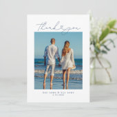 Marineblau | Minimalistische einfache Script-Herz- Dankeskarte (Stehend Vorderseite)