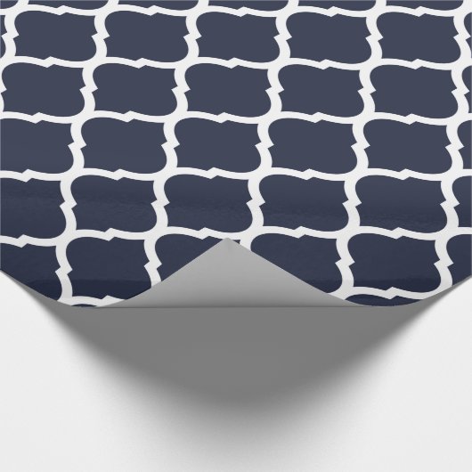 Marineblau und weißes marokkanisches Quatrefolien Geschenkpapier (Ecke)