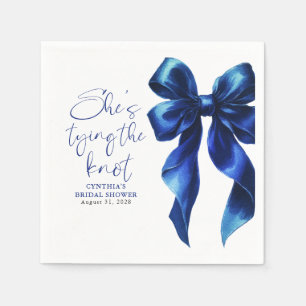 Marineblaue Schleife - Sie knüpft den Knoten - Bra Serviette