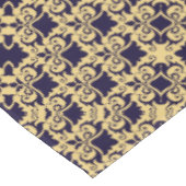 Marinecreme Damask Bows Tischdecke (Schrägansicht)