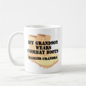 Marinegroßmutter-Enkel trägt DCB Kaffeetasse (Links)