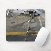 Marines bereiten sich auf den Einsatz an Bord eine Mousepad (Mit Mouse)