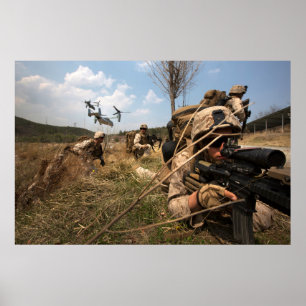 Marines, die eine Übung in vertikalem Sturm durchf Poster