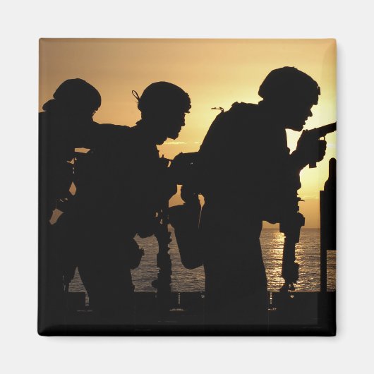 Marines feuern 9mm Handfeuerwaffen Magnet (Vorne)