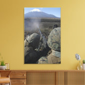 Marines feuern ein Maschinengewehr vom Typ M2 50 Leinwanddruck (Insitu (Wohnzimmer))