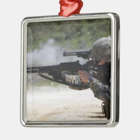 Marines feuern Schusswaffen Silbernes Ornament (Links)