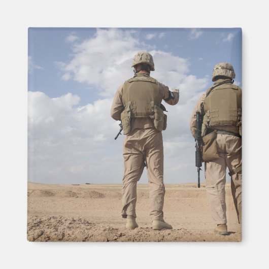 Marines scannen den Horizont für aufständische Akt Magnet (Vorne)