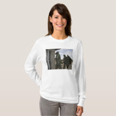 Marines und Seeleute legen sich in die Gaskammer e T-Shirt (Vorne ganz)