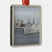 Marines und Segler ziehen die Schienen ab Silbernes Ornament (Rechts)