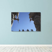 Marines wechseln Zeitschriften inmitten der Entlas Leinwanddruck (Insitu (Holzboden))