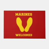 MARINES WELCOME YELLOW FOOTPRINTS AUF RED FUßMATTE (Vorderseite)