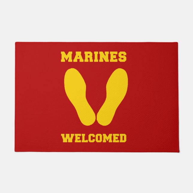 MARINES WELCOME YELLOW FOOTPRINTS AUF RED FUßMATTE (Vorderseite)