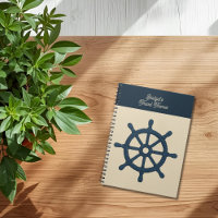 Marineschiff mit Beige Name Küstenfahrt