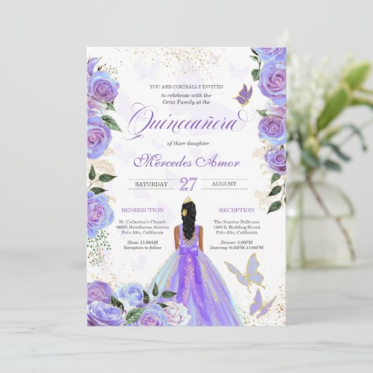Mariposa Quinceanera, Lila Schmetterlinge Einladung (Stehend Vorderseite)