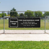 Markenbezeichnung auf Black Long Banner (Insitu)