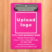 Markenbezeichnung auf der rosa Mini-Zwischenablage Mini Klemmbrett