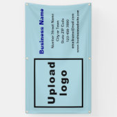 Markenbezeichnung auf hellblauen Bannern Banner (Vertikal)