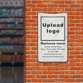 Markenbezeichnung auf weißem Portrait-Banner Banner