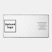 Markenbezeichnung auf White Desk Mat Schreibtischunterlage (Vorderseite)