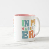 Marketing-Era-Kaffee Zweifarbige Tasse (VorderseiteRechts)