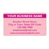 Markierter Firmenname auf der rosa Versandmarke (Vorne)