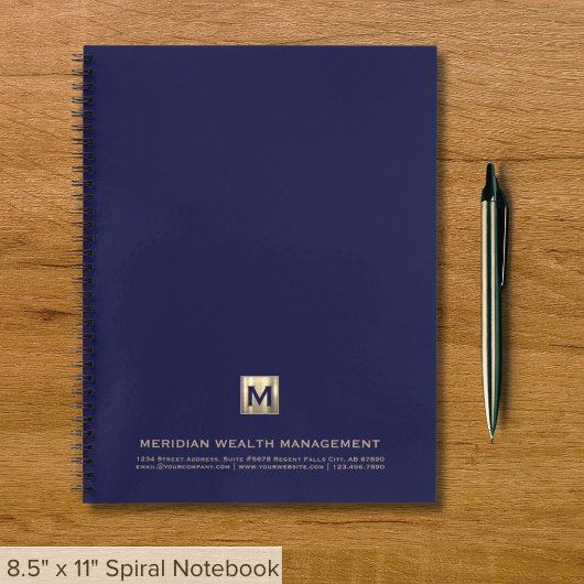 Markiertes Notizbuch mit Firmenmonogramm