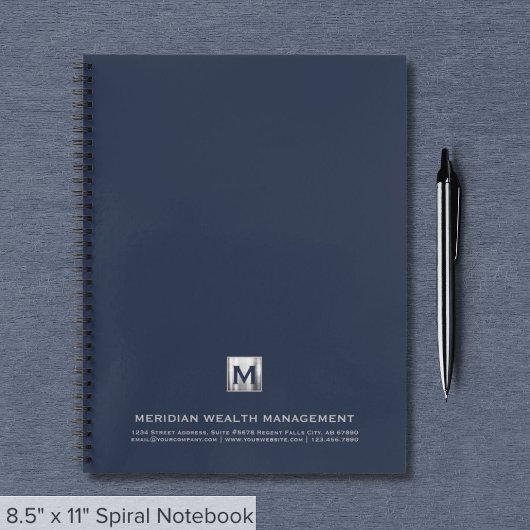 Markiertes Notizbuch mit Firmenmonogramm