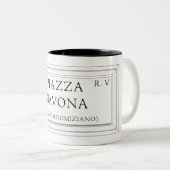 Marktplatz Navona, Rom-Straßenschild Zweifarbige Tasse (VorderseiteRechts)