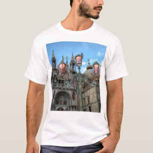 Markusdom und Lampe, Venedig, Italien T-Shirt
