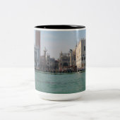 Markusplatz vom Canale Grande Zweifarbige Tasse (Mittel)