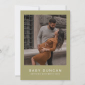 MARLO Moderne Bohemische Olive Green Baby Dusche Einladung (Rückseite)