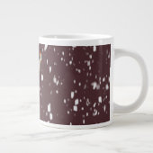 Marmalade cat in der schneeriesigen Tasse (Rechts)