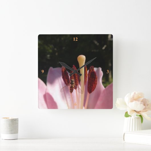 Marmalade Hoverfly - Episyrphus balteatus Quadratische Wanduhr (Zuhause)