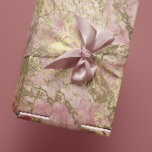 Marmor Champaigne Gold Peony Pink Metal Strokes Geschenkpapier<br><div class="desc">In einer Leinwand, die Eleganz, Kunstfertigkeit und ein Flüstern von Launen miteinander verbindet, können Sie Ihre Geschenke umhüllen. Das Marble Champagne Gold Peony Pink Metal Strokes Wrapping Paper ist nicht nur ein Verbergen des Inneren, es ist eine Deklaration des Stils, eine Feier der Schönheit in jedem Wirbel und Schlaganfall. 🎁...</div>