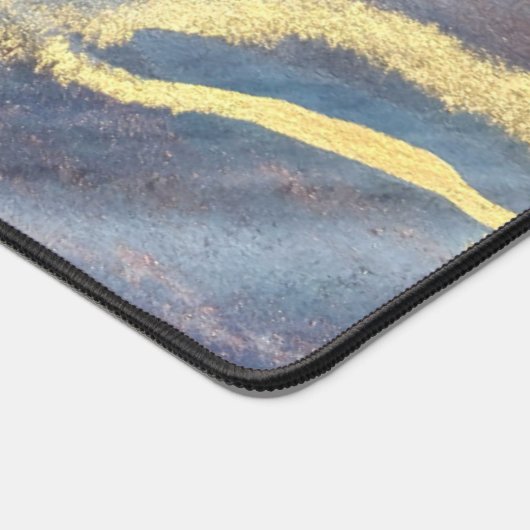 Marmor mit blauen und goldenen Wasserfarben Modern Schreibtischunterlage (Ecke)