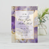 Marmor Moderne Lila und goldene Hochzeit Einladung (Stehend Vorderseite)