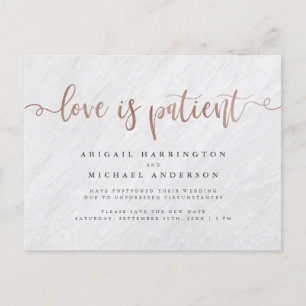 Marmor & Rose Gold Kalligraphie Liebe ist geduldig Einladungspostkarte