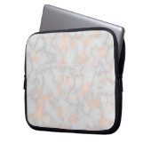 Marmor und Rose Gold Monogramm Laptopschutzhülle (Vorderseite Links)