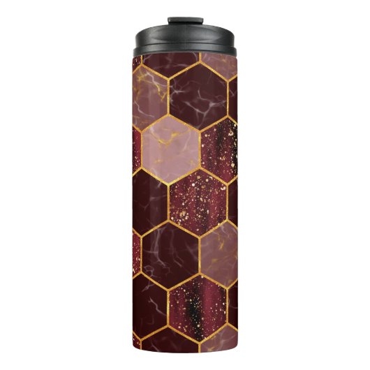 Marmorhexagon nahtlose Textur mit Gold Thermosbecher (Vorderseite)