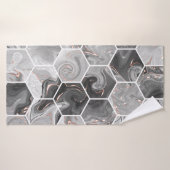 Marmorhexagon nahtlose Textur mit Goldmuster Badehandtuch (Badehandtuch)