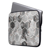 Marmorhexagon nahtlose Textur mit Goldmuster Laptopschutzhülle (Vorderseite Links)