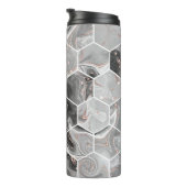 Marmorhexagon nahtlose Textur mit Goldmuster Thermosbecher (Nach rechts gedreht)