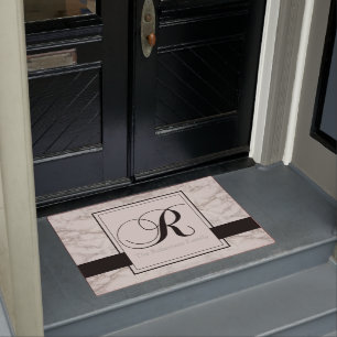 Marmormuster-Schwarz-Monogramm R addieren Fußmatte