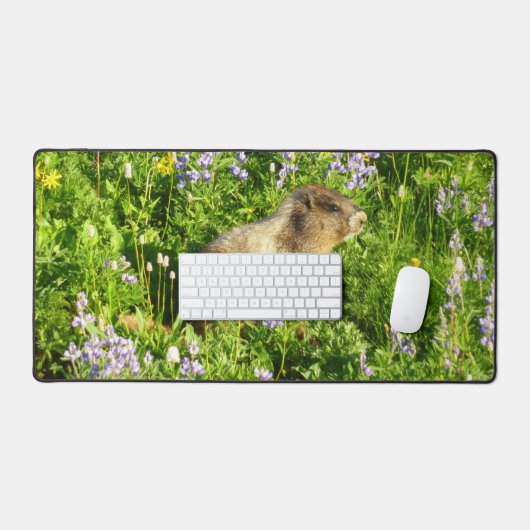 Marmot in den Wildblumen des Berges Rainier Schreibtischunterlage (Tastatur & Maus)