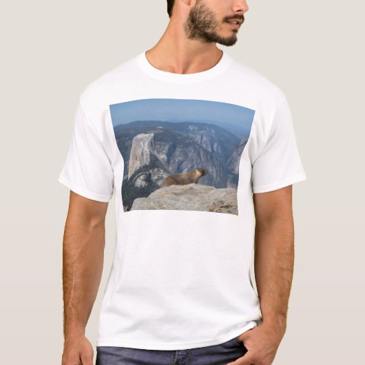 Marmot mit Blick auf den Halbkuppel von der Clouds T-Shirt (Vorderseite)