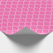 Marokkaner Quatrefoil Weiß auf rosa Packpapier (Ecke)