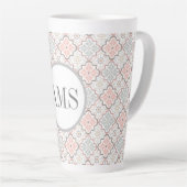 Marokkanische Blume Monogram Personalisiert Milchtasse (Rechte Ecke)