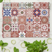 marokkanische Fliesen - bordeauxrot und blau Geschirrtuch (Gefaltet)